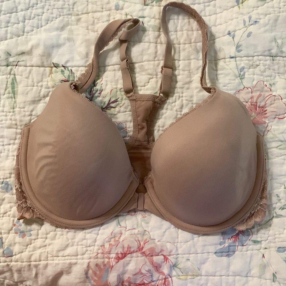 Victoria’s Secret Body by Victoria 32DD racerback front closure